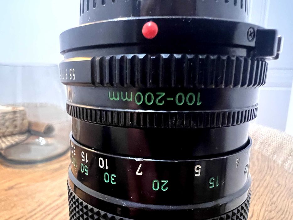 Canon F1 collectors edition LA84 + 3 lentes 52mm + 100-200mm + 28mm