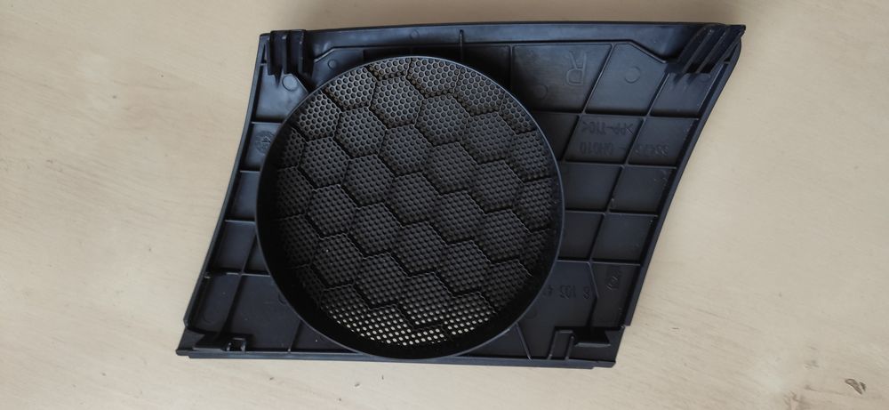 Кришка на колонку права до Toyota aygo 2007р