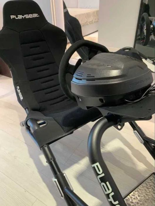 Продаю гоночне крісло Playseat Trophy