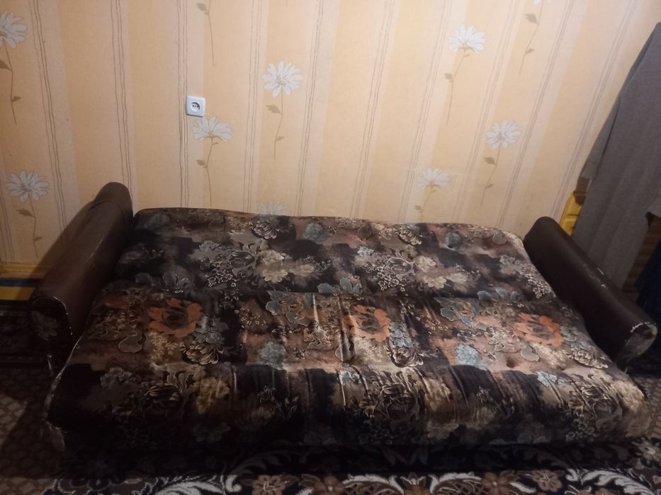 Диван у робочому стані