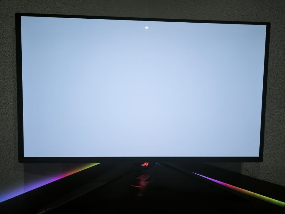 Asus ROG Swift qd-oled PG27UCDM
