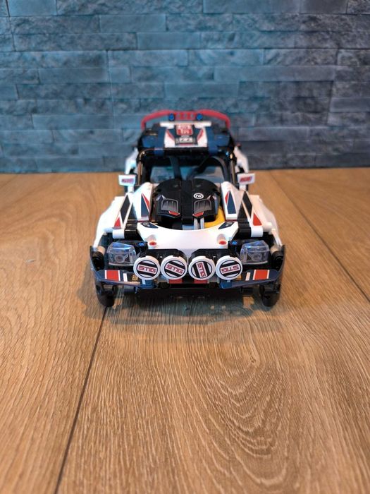 LEGO Technic 42109 sterowane przez aplikację.