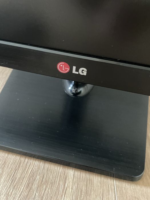 Monitor LG  e cabos