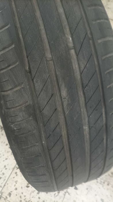 Um par de Pneus 205 /55/r16