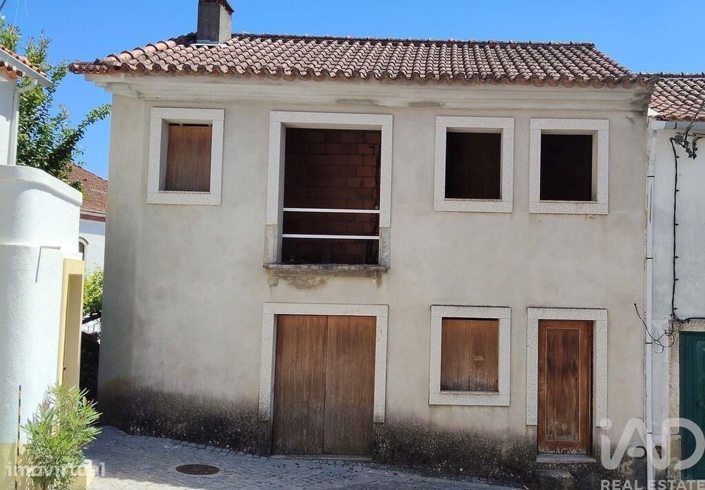 Casa / Villa T3 em Pedrógão Pequeno de 252,00 m2