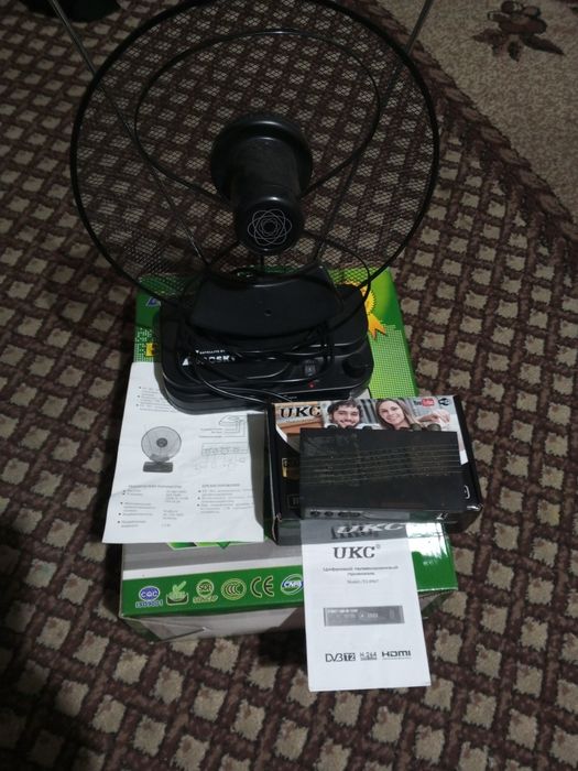 Продам тюнер ТВ2 и антенну