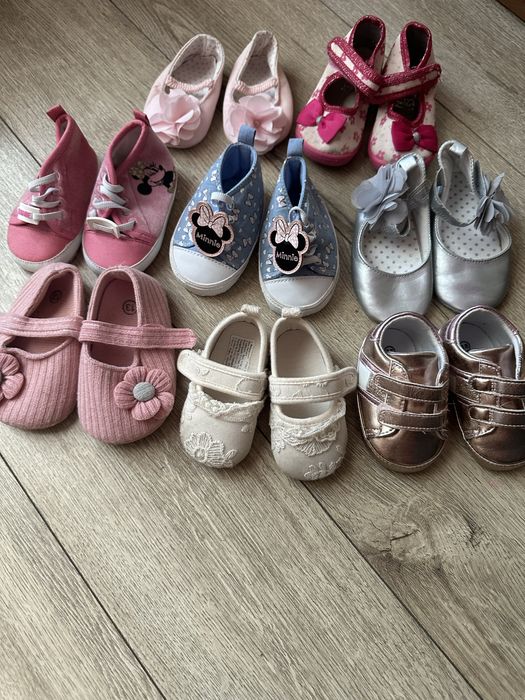 Взуття для дівчинки до 1 року