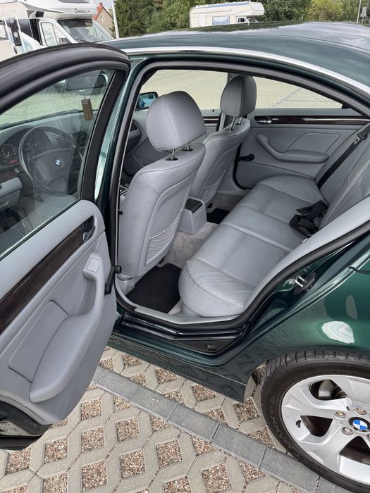 Sprzedam BMW 320i 170KM Zadbana!