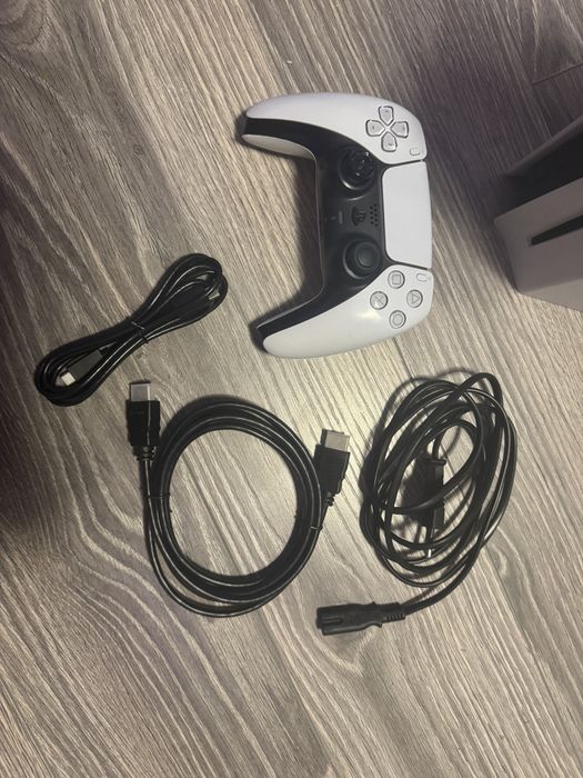 Konsola Playstation 5 z napędem + pad