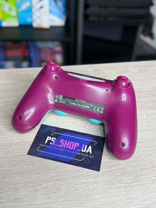 Блакитний геймпад DualShock 4 v2 1|1 як справжній