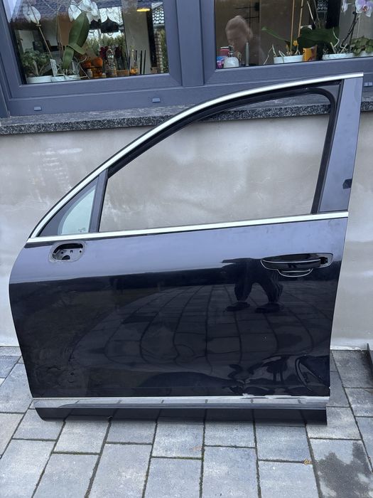 Drzwi VW Touareg  2011 rok przednie lewe  czarne