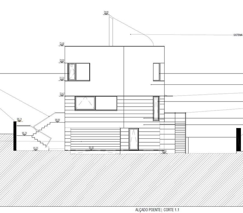 Moradia familiar p/ terminar construção 711m2. T6 Zona Nobre Porto.