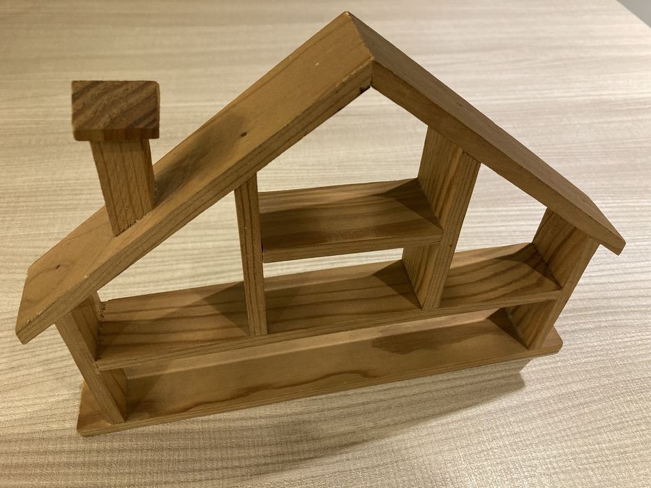 Suporte de parede em madeira