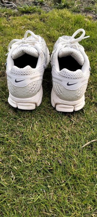 Nike Zoom Vomero – rozmiar 42 | lekkie sneakersy  wygodne na co dzie