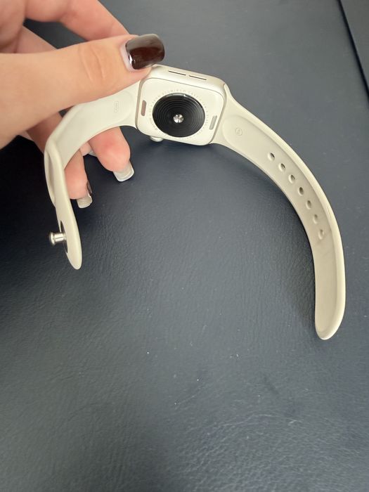 Продам apple watch SE2