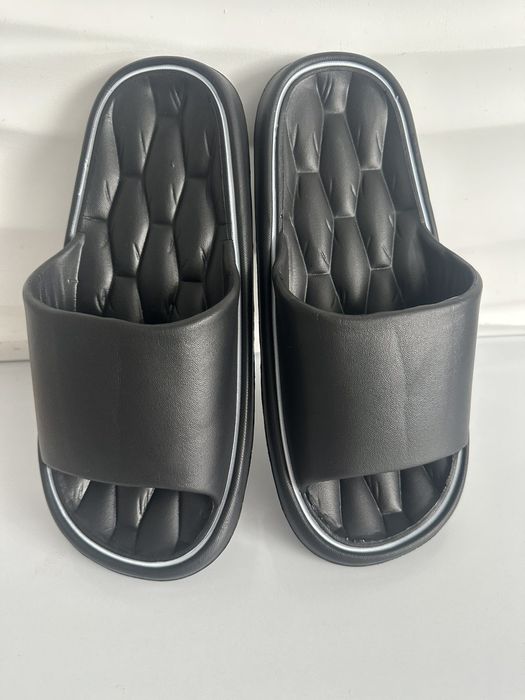 Сланці,шльопанці на пляж