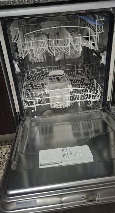 Máquina de lavar loiça Indesit