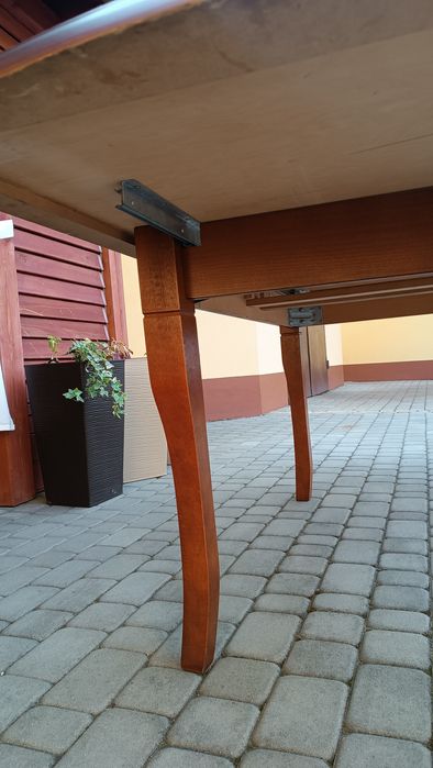 Duży stół do jadalni