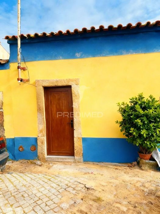 Oportunidade de Investimento – Moradia T4 para Remodelação Total na...