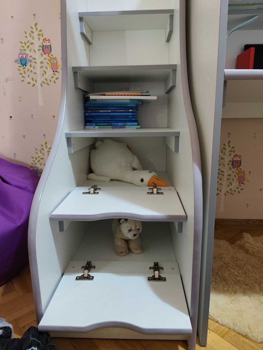Ліжко горище зі столом, шафою, тумбою і сходами-шухлядами