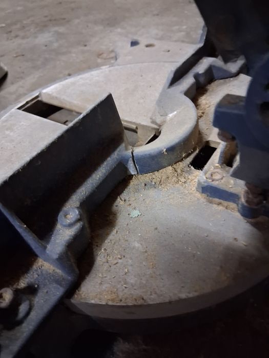 Maquina de cortar madeira