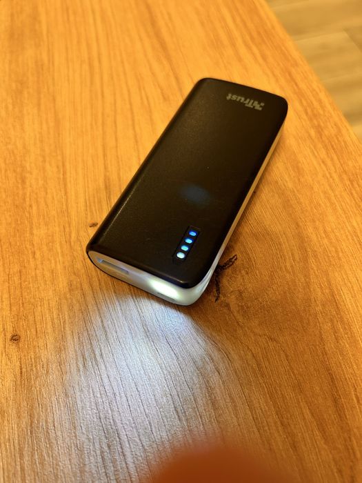 Power   bank  4400.