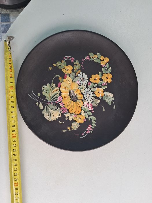 Prato barro preto pintado à mão