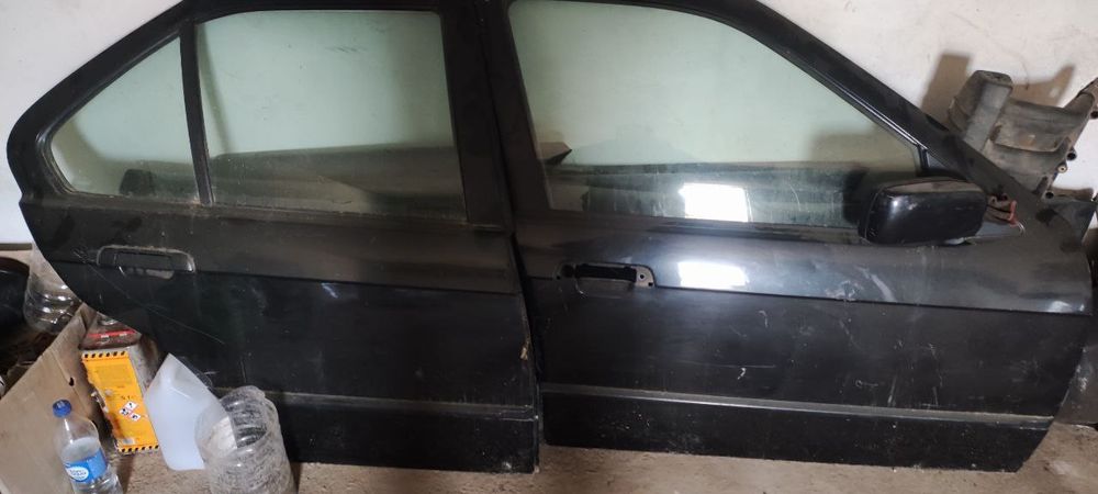 Продам двері BMW е36
