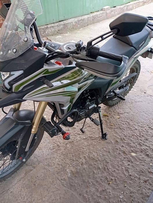 Продам мотоцикл. .SPARK.SP300T-6.