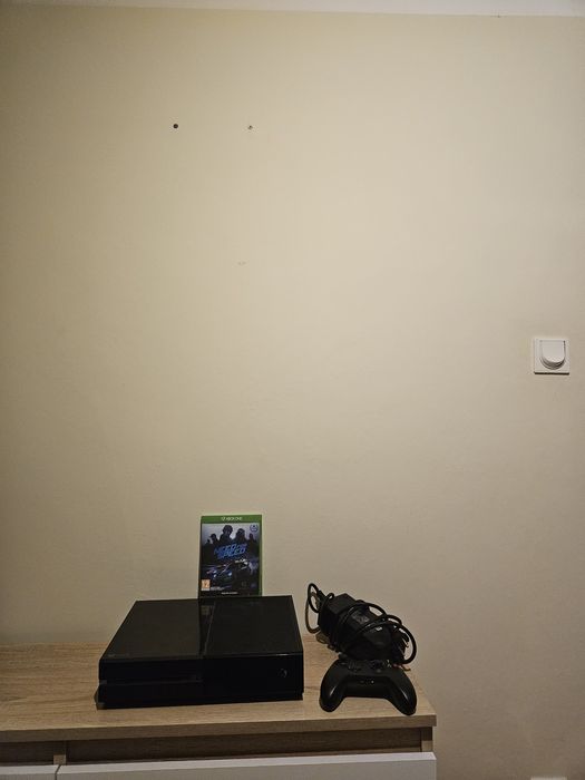 Konsola XBOX One 500GB +Gra Pad