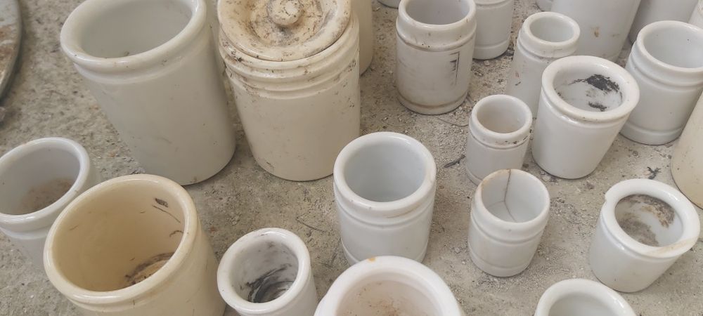 Zestaw starej porcelany
