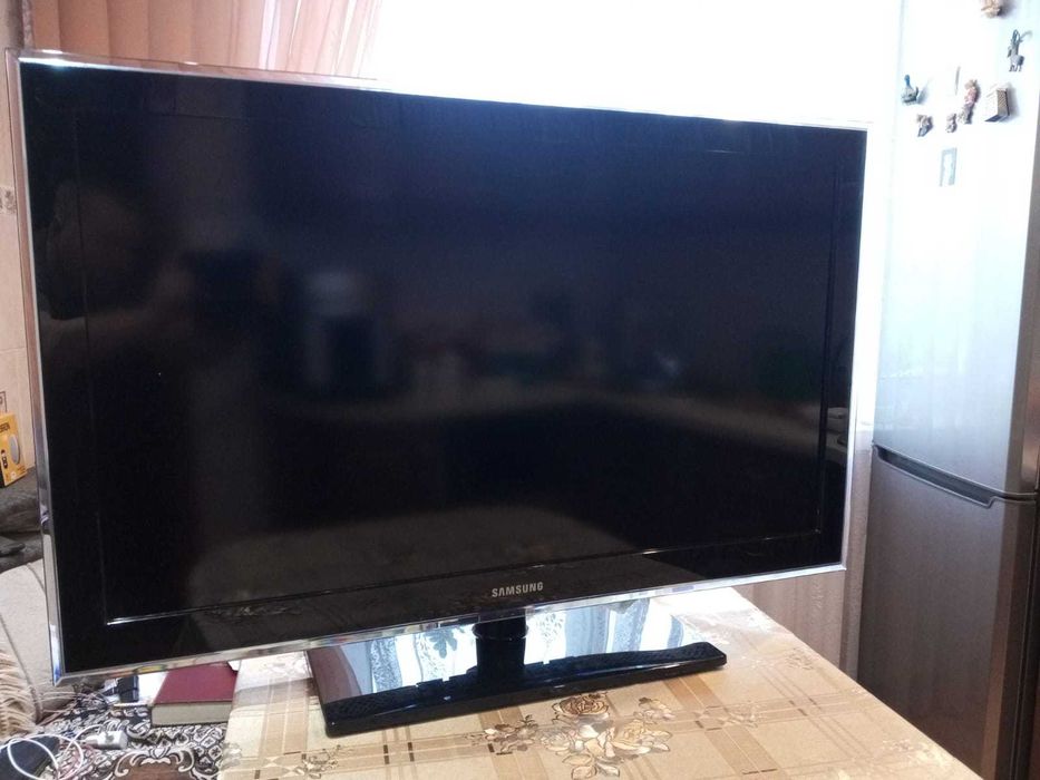 Продам телевізор Samsung 40 дюймів без смарт
