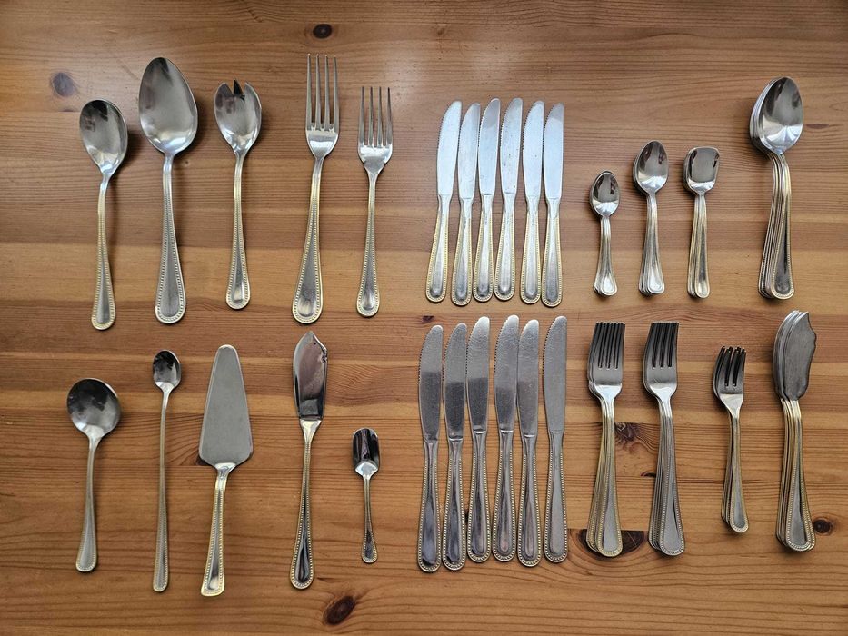 Faqueiro com acabamentos em ouro 70 peças