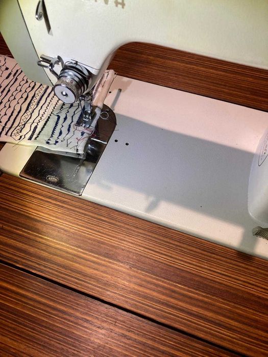Máquina de bordar Oliva modelo 61