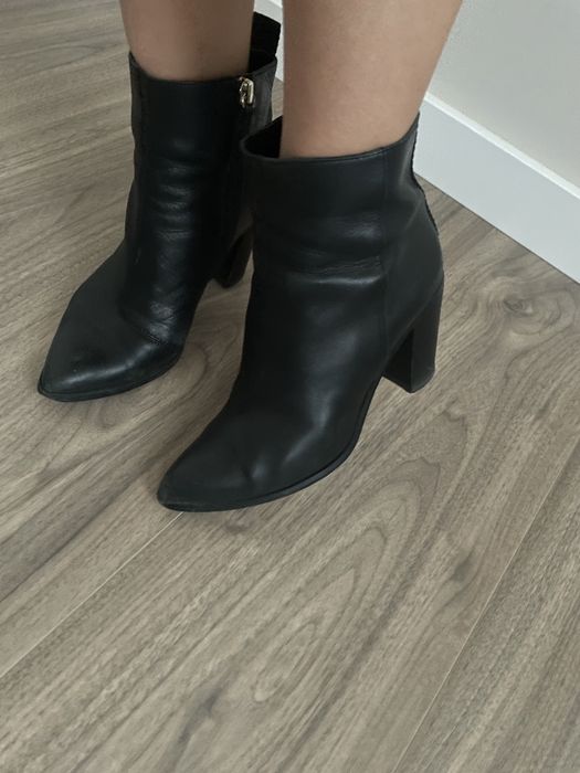 Buty na jesień DKNY