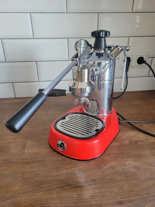 Професійна кавомашина La Pavoni Professional Lever