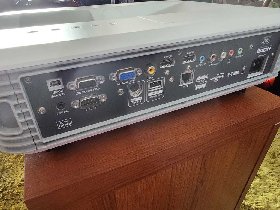Projektor Optoma EH320UST