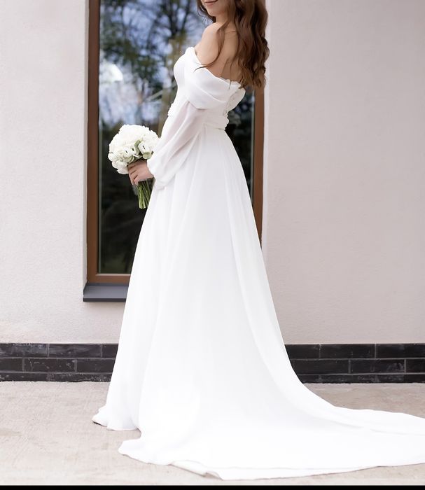 Продам весільну сукню