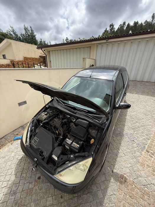 Vendo ford focus 1.8 (negociável)