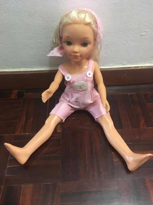 Boneca em bom estado