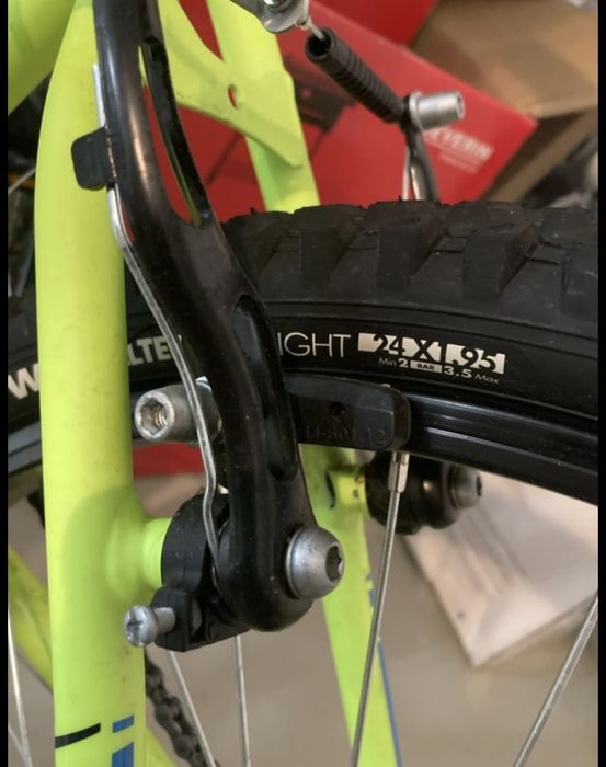 Rower górski Rockrider ST100 24" – jak nowy, 6 biegów, amortyzator