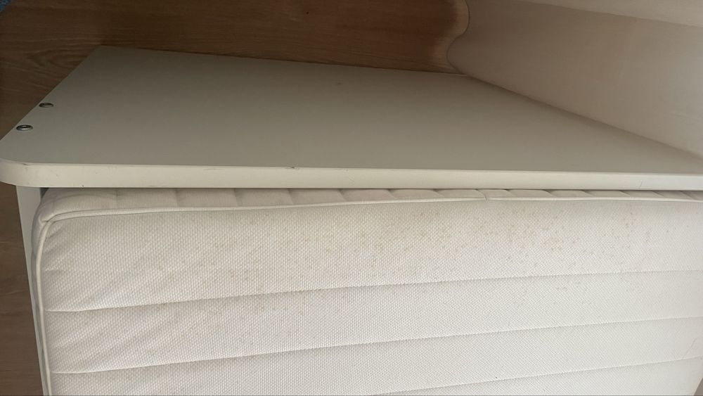 Cama solteiro com arrumação – branca