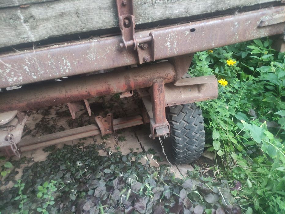 Продам трактор МТЗ 80 з прицепом 2 ПТС 4