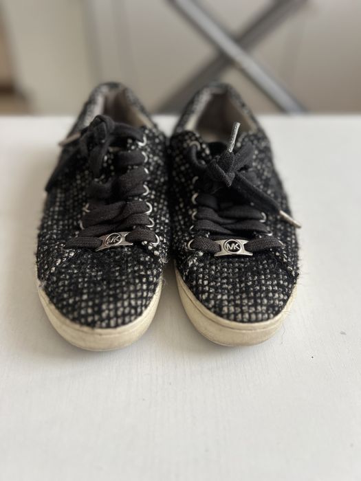 Твідові кеди відомого бренду