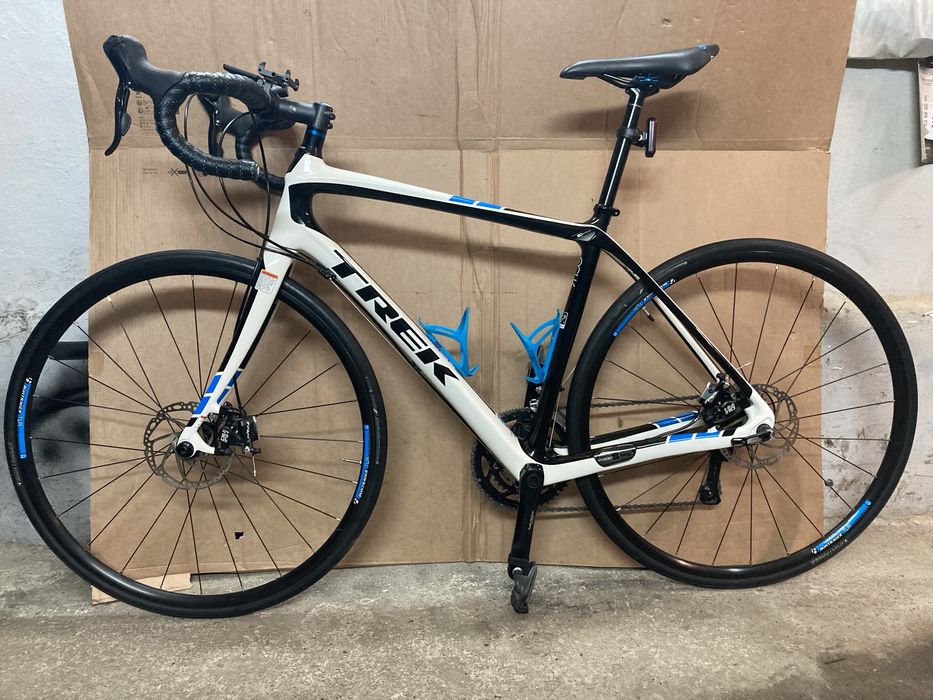 Rower szosowy TREK Domane 4.0 Disc rozm. 54.2 cm + akcesoria
