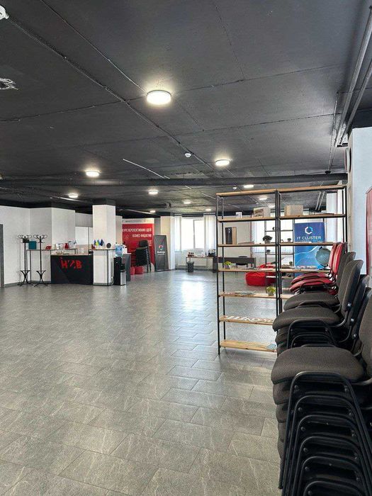 Продаж приміщення вільного призначення .ТЦ Монтблан