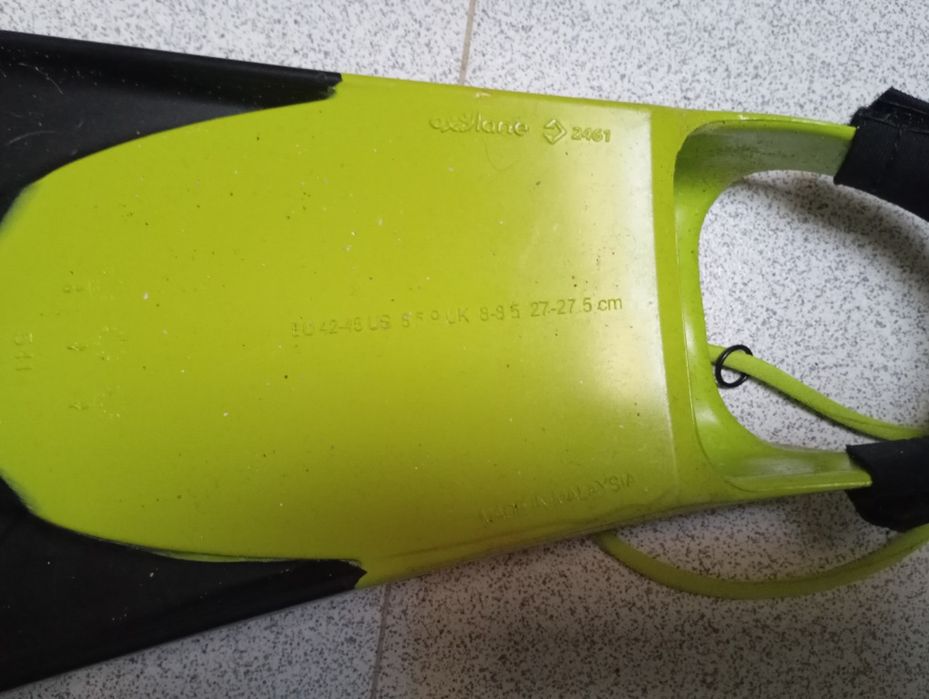 Pés de pato de Bodyboard 500 com leash 42/43 - RADBUG