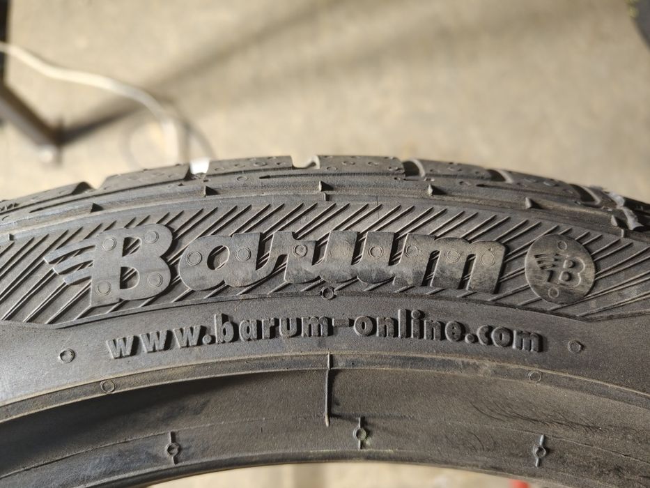 235/40ZR17 90 W Barum Bravuris 2     L535/10B