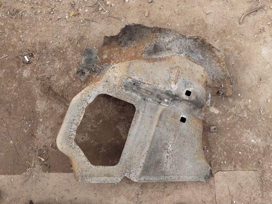 Бензобак с бензонасосом и креплениями