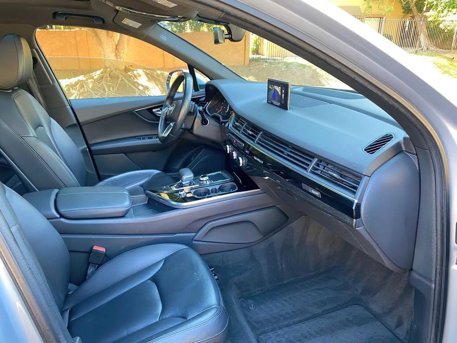 Audi Q7      2019